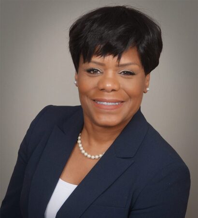 Cheryl-Thaxton-members-on-the-move